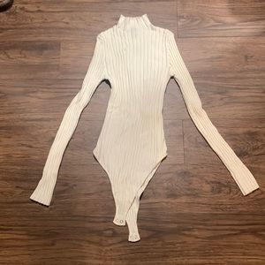 Forever21 body suit. size medium. Worn twice. No flaws